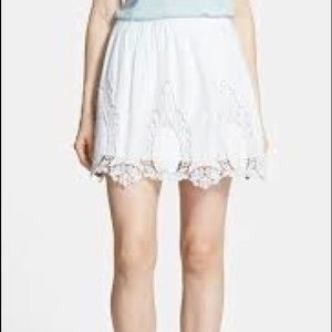 Hinge white lace skirt